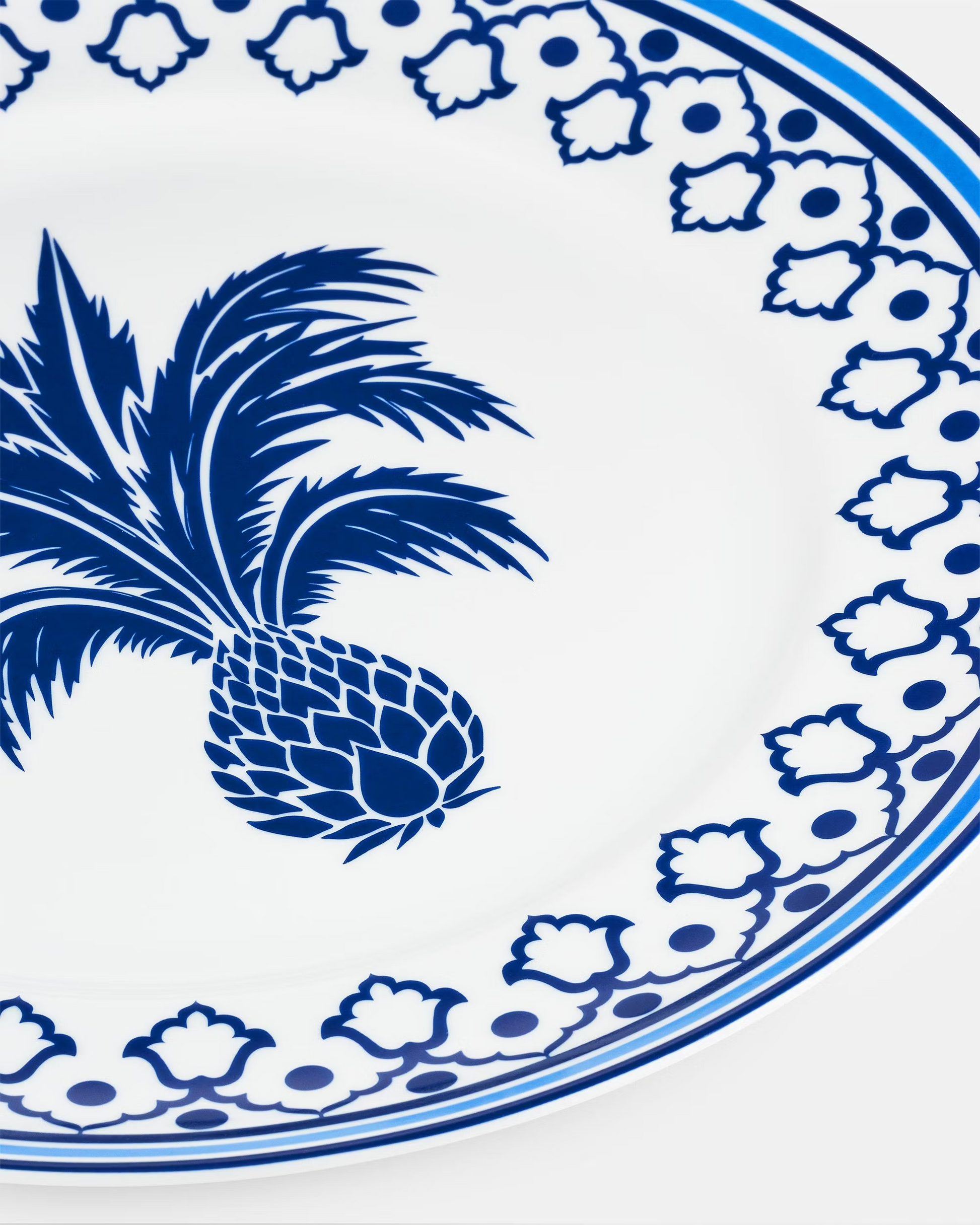 Jaipur charge plate by Aquazzura